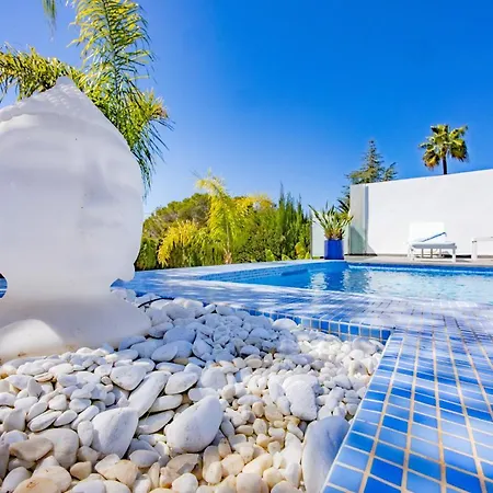 Nits - Plusholidays Villa *