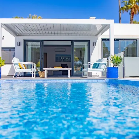Nits - Plusholidays Villa