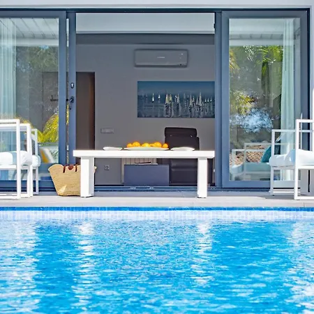 Nits - Plusholidays Vila Moraira
