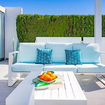 Nits - Plusholidays Villa *