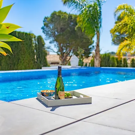 Nits - Plusholidays Villa
