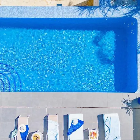 Nits - Plusholidays Villa
